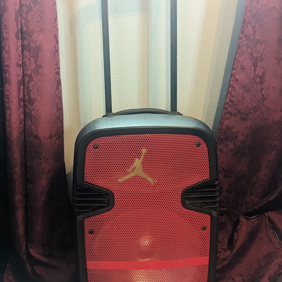 Speaker - Picture 5 of 6